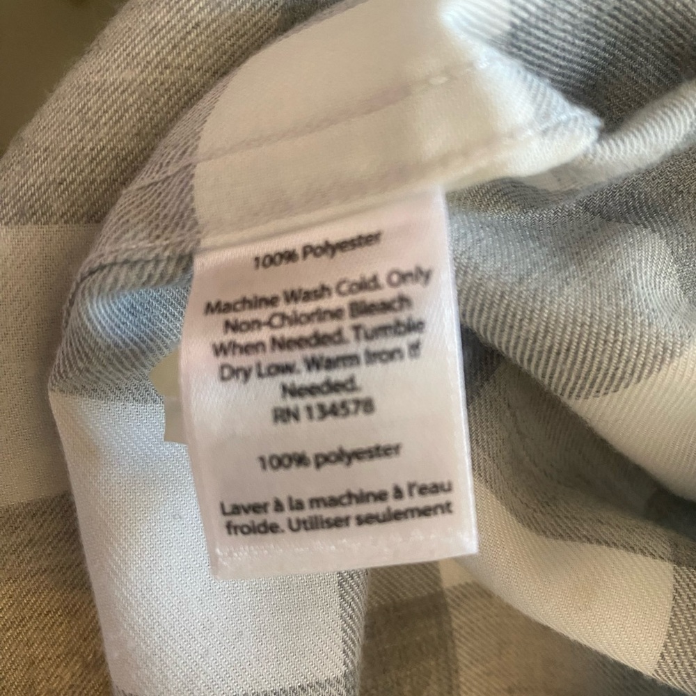 Vineyard Vines Plaid Button-Down — Size 6 - Picture 7 of 7